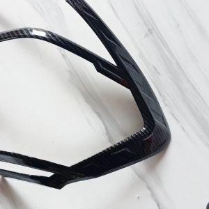 Garnish Cover Lampu Belakang Mobil Agya 2023 Carbon
