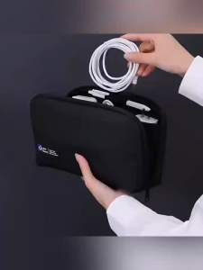 Fine day กระเป๋าเก็บอุปกรณ์ สายชาร์จ หูฟัง ซิปสามารถรูดได้ทั้งใบ รูดง่ายไม่มีสะดุด ซิปไม่แตก หยิบใช้งานง่าย มีช่องแบ่งแยกให้อย่างชัดเจน