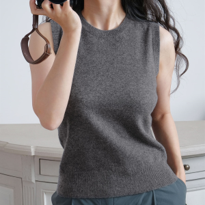 2024 New Grey Thin Knitted Vest Womens Spring Autumn Inner Wear Sleeveless Top High-End Feeling Straight Cut Korean Casual
