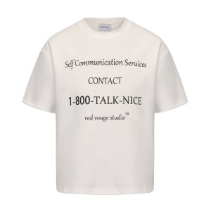 Red Vouge เสื้อยืดแขนสั้นพิมพ์ลายตัวอักษรฤดูร้อนสำหรับผู้ชายและผู้หญิง ทรงหลวม ระบายอากาศได้ดี ดูดซับเหงื่อ ไม่ซีดจาง ผ้าฝ้ายผสมโพลีเอสเตอร์