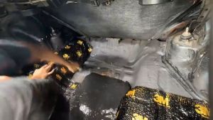 Ergonomic Grip Car Sound Deadener Rolling Wheel for Enhanced Insulation and Audio Quality