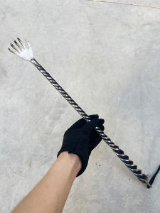 Manganese Steel Scratch Back Itch Scratcher Multi-Functional Car Security Guard Scraper Man Style Home Decoration Tabletop Ornament