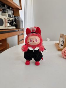 Labubu Halloween เสื้อผ้าผีดemonic สไตล์น่ารักและน่ารักสำหรับเด็กและผู้ใหญ่ เสื้อผ้าเลียนแบบที่ทนทานและไม่ซ้ำใคร