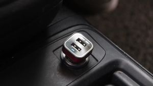 Quạt Làm Mát Gắn Ghế Sau Xe Hơi Tiện Dụng