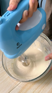 Hand Mixer Pengaduk Pengocok Adonan Telur 100 Watt 5 Kecepatan