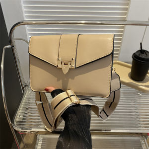 กระเป๋าสะพายข้างทรงสี่เหลี่ยมเล็กแบบหนัง PU สำหรับผู้หญิง สายสะพายไหล่กว้าง กระเป๋าสะพายข้างแบบแฟชั่นทันสมัย ​​กระเป๋าสะพายข้างแบบลำลอง