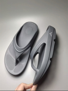 Thick Bottom Soft Sole Sandals Home Indoor Anti-Slip Outdoor Mens Slippers Summer Season Flat Foot Arch Support Slippers