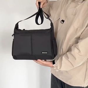 Túi đeo chéo nam cao cấp phong cách mới