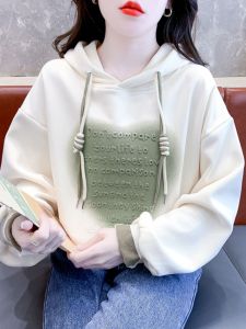 เสื้อสเวตเตอร์คอกลมแขนยาวทรงหลวมสไตล์อเมริกันสำหรับผู้หญิง เสื้อผ้าทำงานสไตล์เกาหลีฤดูใบไม้ร่วง 2023 แบรนด์ Beiduotu