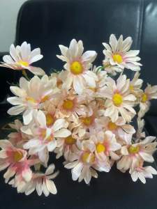 ช่อดอกไม้ประดิษฐ์ดอกเดซี่สไตล์โมเดิร์น 5 สี ตกแต่งบ้านและถ่ายรูป