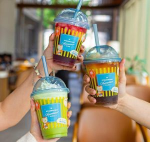 🆕️ Authentic Starbucks reusable cup + straw - 16oz