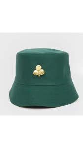 หมวกเนตรนารีสามัญและหมวกยุวกาชาด พร้อมเข็มตราสัญลักษณ์ด้านหน้าใส่สบายได้มาตรฐาน ถูกระเบียบ