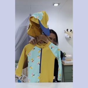 HOLIHI ชุดว่ายน้ำเด็ก แขนขายาวซิปหน้า ป้องกันแสงแดด 50++ UV Protection (6m+)