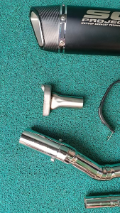 SC Project Nitobe with silencer on Yamaha SZ stainless elbow