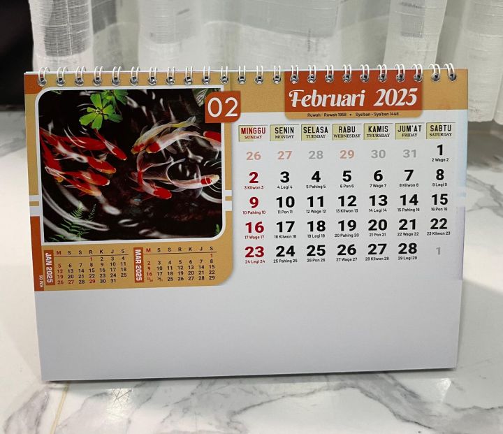 KALENDER MEJA TAHUN 2025 KARAKTER IKAN KOI | Lazada Indonesia