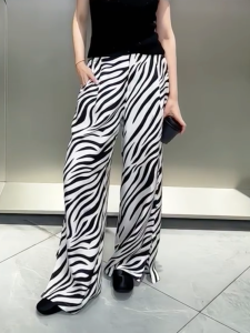 MANMI | Quần Ống Rộng Zebra Stripe Nâng Cao