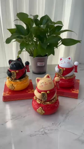 Eyre Kucing Pembawa Rezeki Tenaga Surya - Gerakan Otomatis Aksesori Mobil & Kue Unik | Hadiah Kreatif