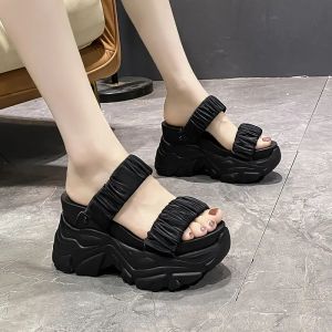 รองเท้าแตะแฟชั่นแบบรูปลิ่มพื้นหนาสำหรับผู้หญิงใหม่ฤดูร้อน