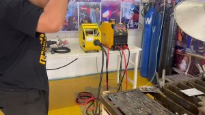 RILON ตู้เชื่อม เครื่องเชื่อม Co2 MIG 271GF ฟีดแยก 2 ระบบ MIG/MMA ไฟ 220 V (รับประกัน 1 ปี) พร้อมของแถม