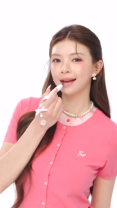 【New Shade】Glad2Glow POUT CANDY Lip Gloss Brightening Lip Serum Brightening Color Hydrate 3In1 Serum Lightweight