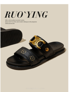 Large Size Flat Bottom Sandals Womens Summer Outdoor Wear Triumph Gate New Casual Thick Heel Single Strap Slippers Small Size