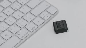 BS-1 Hot Shoe Cover Dustproof Flash Mount Protector Cap Plastic Replacement Part for Canon Nikon Pentax DSLR SLR Digital Camera