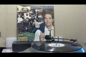 1 แผ่นเสียง 12 นิ้ว H42 HUEY LEWIS VG++ ริ้วรอยบาง เสียงรบกวน น้อย แผ่นล้างทำ ปก VG++ มีตำหนิขอบหน่อย