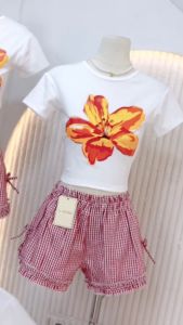ชุดเซ็ท 2 ชิ้น กางเกงขาสั้นสก๊อตแดง ชุดเซ็ทเสื้อยืดลายดอกไม้สีขาว น่ารักๆ กางเกงสก๊อต แนวคาเฟ่ ป้าย G-ROSE (G003).