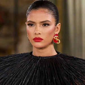 New Metal Red Enamel Lips Style Dangle Earrings For Women Fashion Jewelry Gorgeous Ladys Statement Earrings Accessories