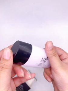 U2B PROFESSIONAL MAKEUP BASE SPF15/OIL PREE - KEM LÓT TRANG ĐIỂM CHUYÊN NGHIỆP DẠNG TUÝP U2B