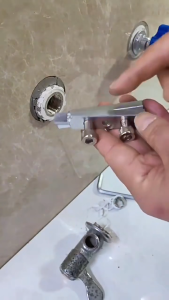 Screw Extractor Wrench Set | Broken Pipe Bolt Remover Faucet Sink Bathroom Repair Tool