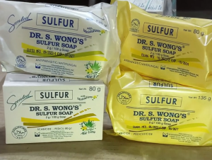 DR. S. WONGs Sulfur Soap 135g with Moisturizer Aloe Vera