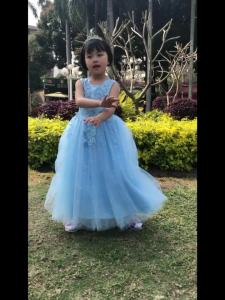 Girls Princess Dress Sleeveless Puffy Yarn Dress Childrens High-End Catwalk Evening Dress Girls Wedding Dress Costume for Piano Performance