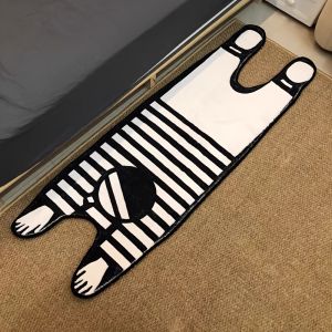 VIKAMA Whimsical Character Design Rug Insulating Warmth-Retaining Non-Slip Bathroom Mat Bedroom Wardrobe Rug Home Decor