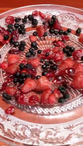 Dried Mixed Berries (Strawberries Cranberries Blueberries) Healthier High Fiber Snack