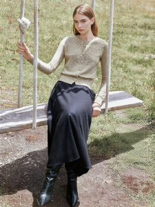 French Style Lustrous Pearl Alashan Cashmere Round Neck Knitted Cardigan