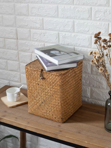 กล่องเก็บของทรงสี่เหลี่ยมจัตุรัส ทำจากหญ้าทะเล กล่องเก็บของสำหรับโต๊ะทำงาน กล่องเก็บของแบบป้องกันฝุ่น กล่องเก็บของแบบสูงขึ้น กล่องเก็บของแบบมีฝาปิด