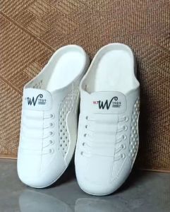 รองเท้าแตะตาข่ายผู้ชายรองเท้ากลางแจ้งพื้นรองเท้านุ่มเหยียบเดียวไม่มีส้นแฟชั่นฤดูร้อน