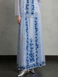Embroidered Silk Improved Horseface Skirt