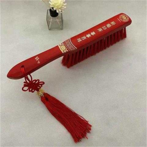 JUNENGLIANG | Wedding Long-handle Bed Sweeper Wooden and Plastic Red