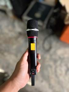 Skm9000 ไมคโครโฟนไร้สาย คลื่นใหม่ถูกต้อง ตัวใหม่ล่าสุด(จอฟ้า) ดีไซน์ใหม่ทั่งชุดหรูหรา คุณภาพเสียง