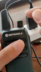 วิทยุสือสารวอสื่อสาร ยี่ห้อ Motorola สไตล์สีดำ 1-10KM รุ่น T62 รองรับความถี่ 400-470MHz/รองรับ 16 ช่อง 5800mAh สามารถใช้งานได้ทันทีหลังจากได้รับสินค้า