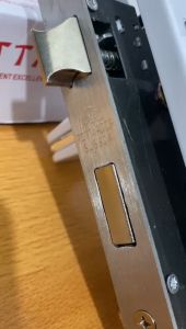 HANDLE PINTU RUMAH 1 SET PUTIH MINIMALIS 20CM / 1 SET KUNCI PINTU RUMAH KOTAK PUTIH LIST CHROME MINIMALIS