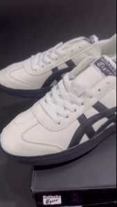 【Authentic Guarantee】Running Shoes Women Men Lightweight Sneaker Low-top Casual Sport Shoes Limited-time Promotional Price