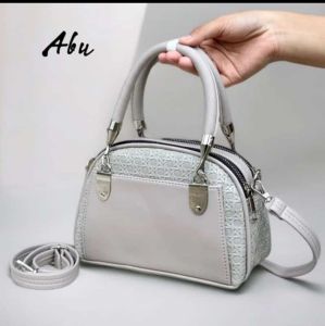 Tas selempang wanita terbaru model trend/kekinian/produk terbaru