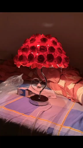 Đèn bàn hoa hồng có cánh pha lê K9 – Đèn trang trí phòng ngủ bàn trang điểm tiệc cưới