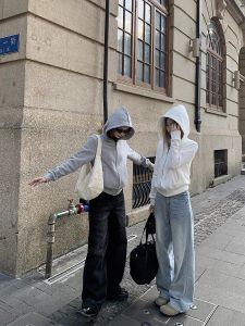 เสื้อสเวตเตอร์ฮู้ดขนแกะสีเทา ทรงสั้น ซิป แขนยาว สำหรับผู้หญิง ทรงหลวม ผ้าโพลีเอสเตอร์ ฤดูหนาว ทรงสลิมฟิต เทรนด์แฟชั่น