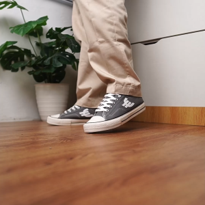 Brick Mansions - Ultimate Grey White Sepatu Sneakers Casual Pria Wanita