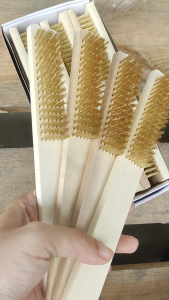 G616S แปรงลวดทองเหลือง ด้านไม้ 12ชิ้น 6แถว ราคาส่ง สำหรับขจัดคราบสกปรกฝังแน่น