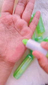 Lipstik Natural Aloevera 99% Soothing Gel Original Lipbalm Pemerah Dan Pelembab Bibir Kering Hitam